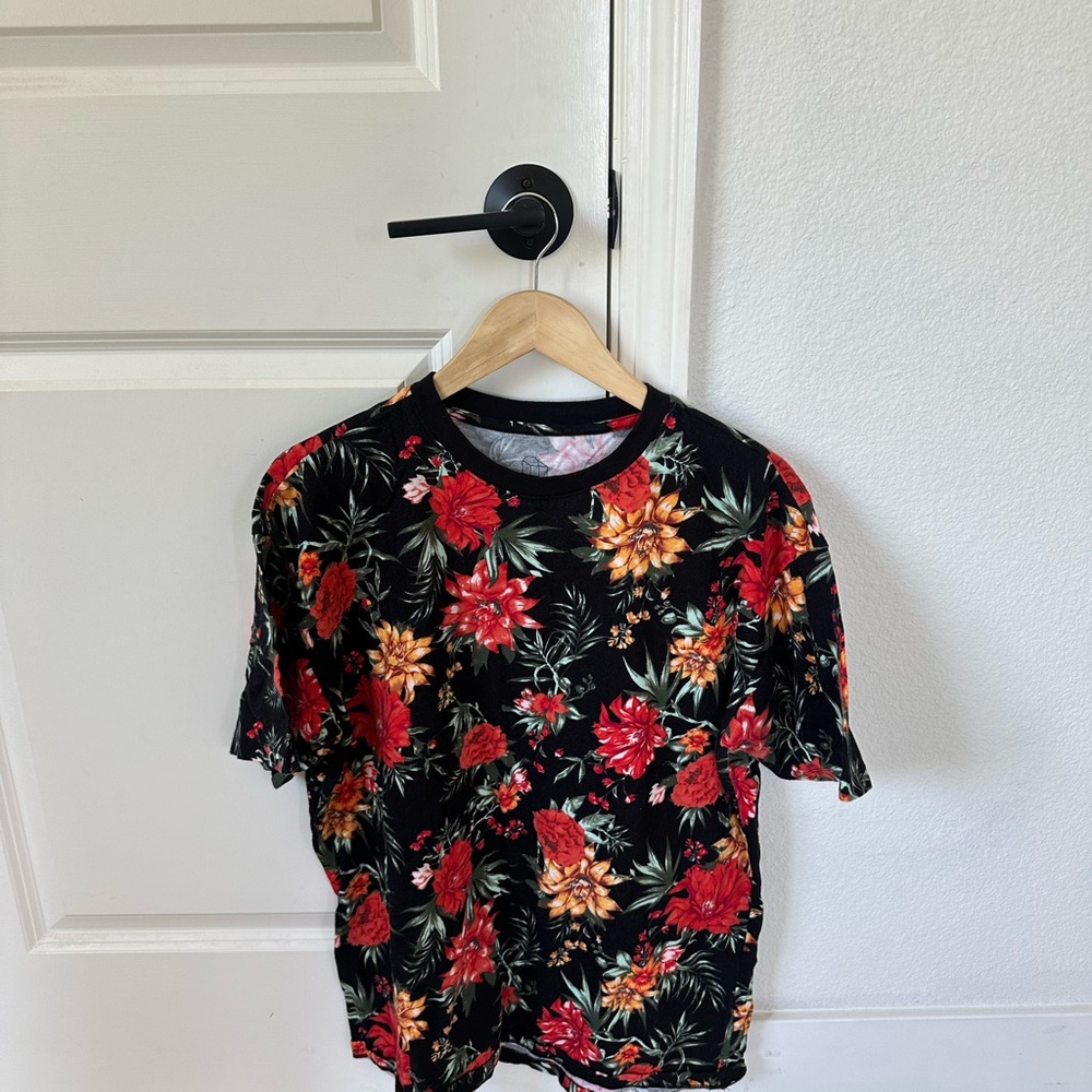 Original Use Black and Red Floral Short Sleeve Tee